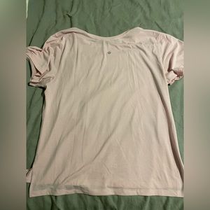 Lululemon T-Shirt in Light Pink, Slits on Side